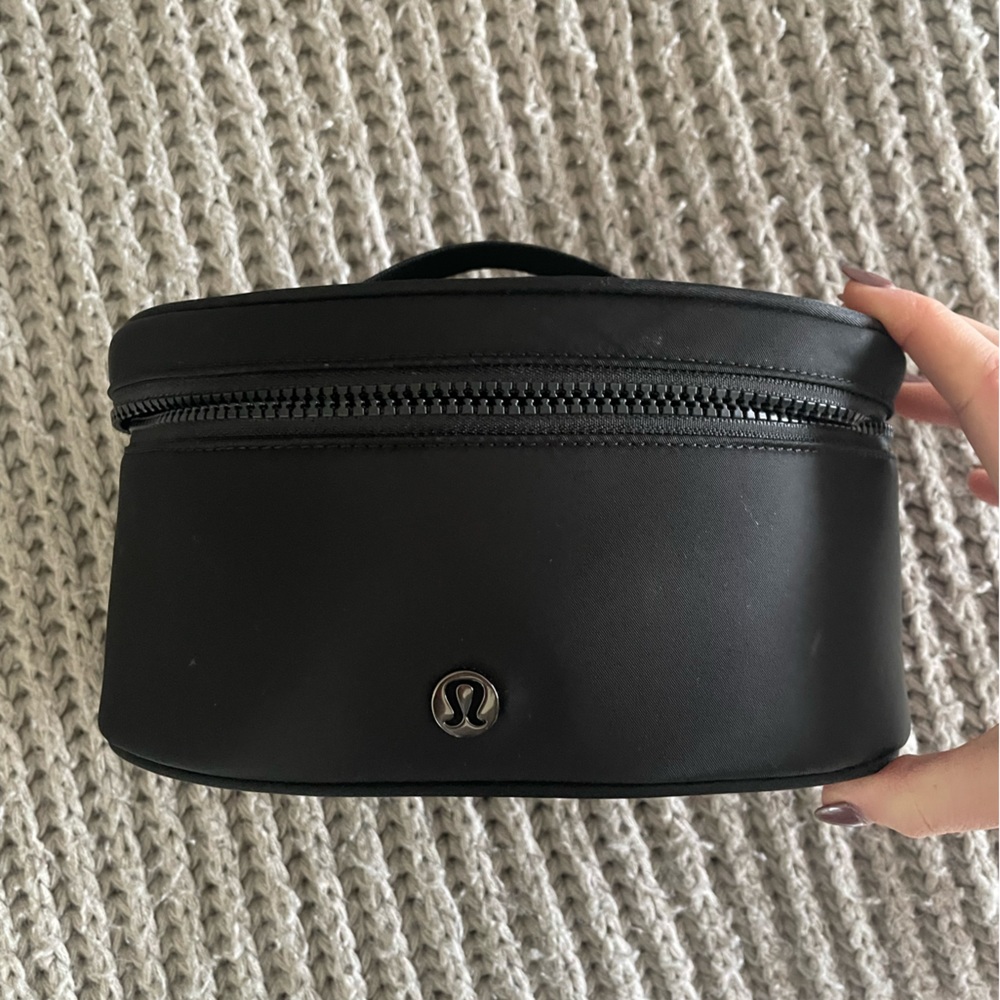 Lululemon Oval Top Travel Case